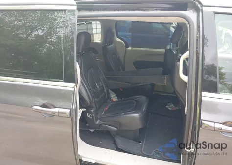 2022 Chrysler Pacifica Touring L z USA, uszkodzony, nr VIN 2C4RC1BG5NR142176